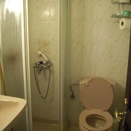 Niki Apartment *